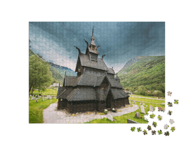 Puzzle 1000 Teile „Stavkirke, eine hölzerne dreischiffige Stabkirche, Borgund, Norwegen“