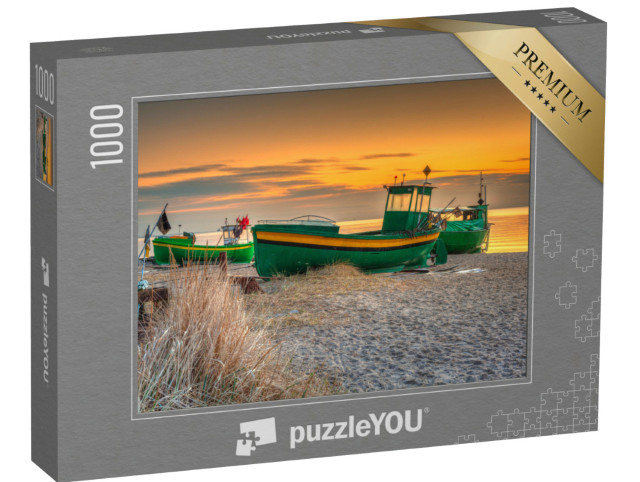 Puzzle 1000 Teile „Fischerboote am Ostseestrand bei Sonnenaufgang, Gdynia Orlowo, Polen“