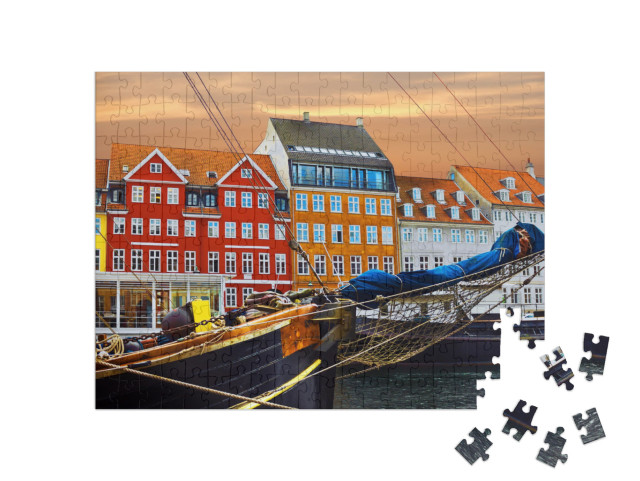 Puzzle 200 Teile „Yachten und farbige Häuser an der Strandpromenade in Nyhavn“