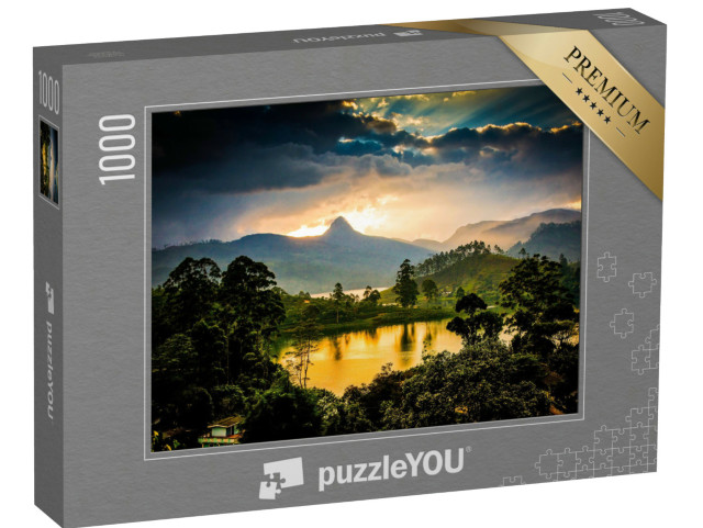Puzzle 1000 Teile „Teeplantagen vor dem Sri Pada bei Sonnenuntergang“