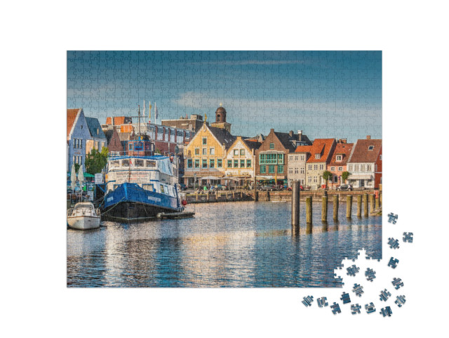 Puzzle 1000 Teile „Altstadt von Husum: Heimat von Theodor Strom in Nordfriesland, Schleswig-Holstein“