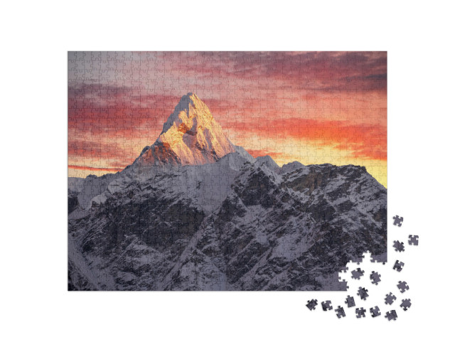 Puzzle 1000 Teile „Ama Dablam Gipfel im Sonnenuntergang, Nepal, Himalaya“