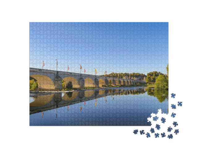 Puzzle 1000 Teile „Wilson-Brücke und ihre Spiegelung in der Loire, Tours, Frankreich“