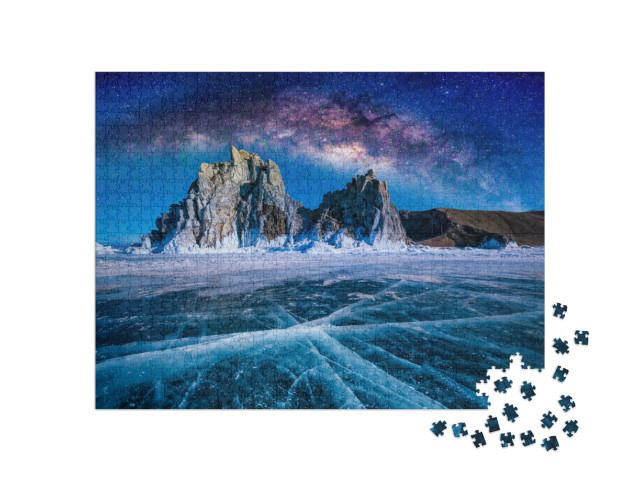 Puzzle 1000 Teile „Schamanka-Felsen und Milchstraße am Himmel,  Sibirien“