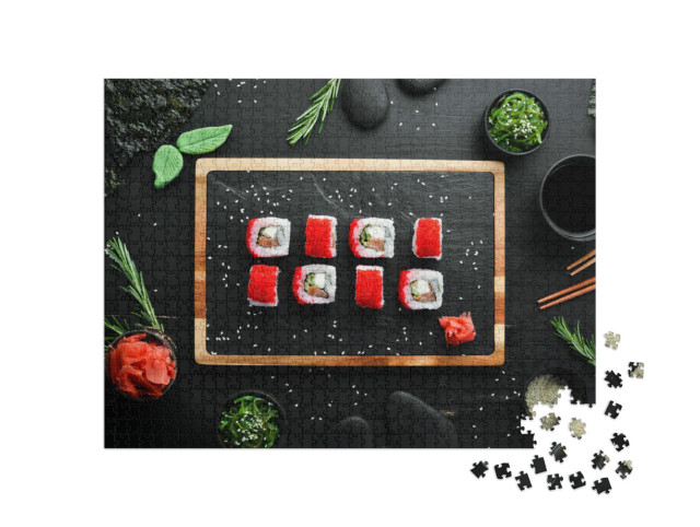 Puzzle 1000 Teile „Frische Sushi-Rolle mit Kaviar“
