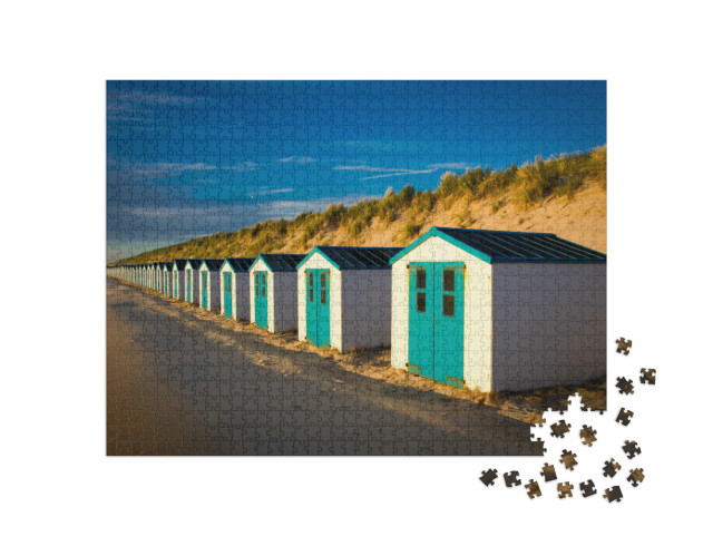 Puzzle 1000 Teile „Kleine Hütten entlang der Dünen in Texel, Niederlande, Europa“
