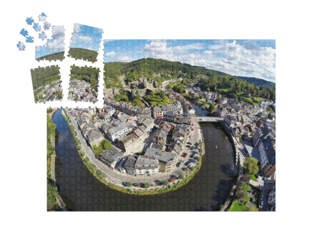 Puzzle „Luftaufnahme der belgischen Stadt La Roche-en-Ardenne mit Fluss Ourthe“ | SMART SORTED® 1000 Teile