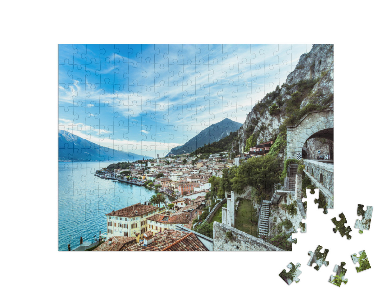 Puzzle 200 Teile „Wunderschönes Panorama von Limone sul Garda am Gardasee“