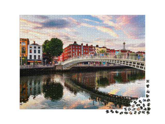 Puzzle 2000 Teile „Wunderschöner Sonnenuntergang an der Ha'penny Bridge, Dublin, Irland“