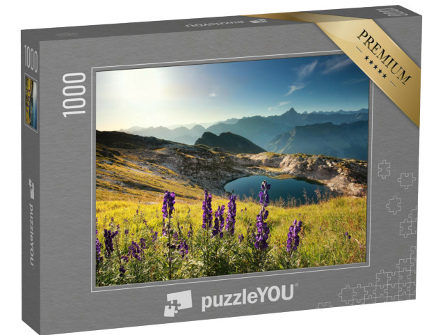 Puzzle 1000 Teile „Wildblumen auf einem Berg bei einem Alpensee im Allgäu“