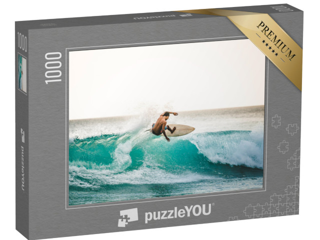 Puzzle 1000 Teile „Professioneller Surfer in Bali, Indonesien“