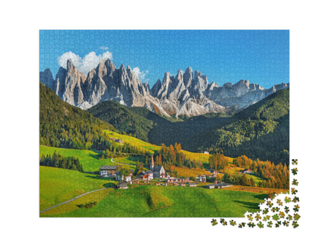 Puzzle 2000 Teile „Santa Maddalena mit Dolomiten in Südtirol, Italien“