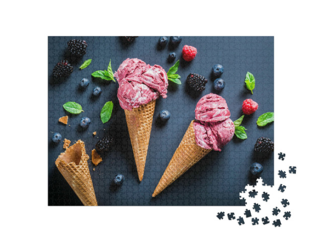 Puzzle 1000 Teile „Hausgemachtes Beerenfruchteis in Waffeln“