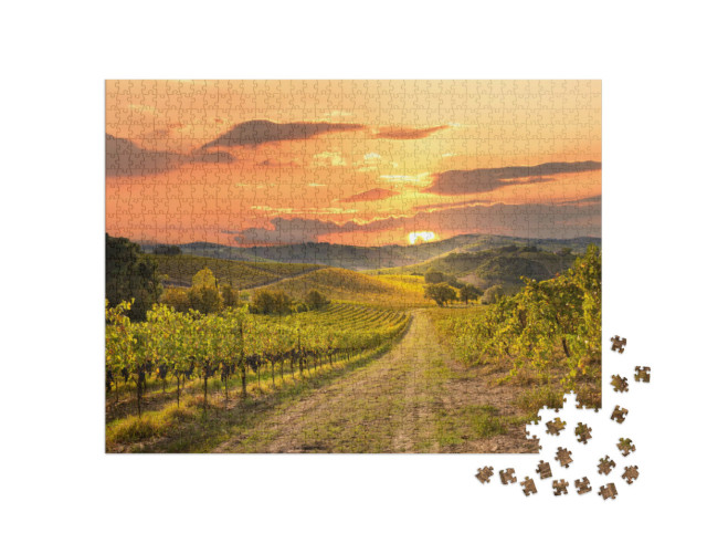 Puzzle 1000 Teile „Weinberge und Weingut bei Sonnenuntergang “