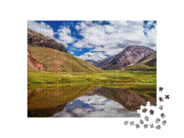 Puzzle 1000 Teile „Aconcagua, der höchste Gipfel Südamerikas vor einem See, Argentinien“