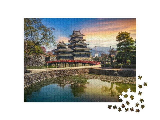 Puzzle 1000 Teile „Altes Schloss Matsumoto im Sonnenaufgang, Matsumoto, Japan“