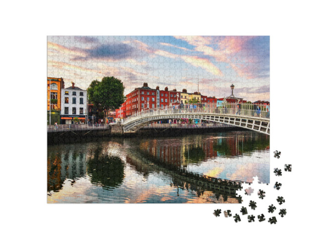 Puzzle 1000 Teile „Wunderschöner Sonnenuntergang an der Ha'penny Bridge, Dublin, Irland“