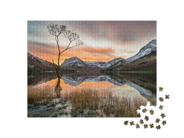 Puzzle 1000 Teile „Stimmungsvolles Bergpanorama mit Sonnenaufgang, Lake District, UK“