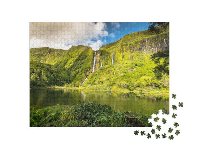 Puzzle 1000 Teile „Die grünen Klippen der Insel Flores, Azoren, Portugal“