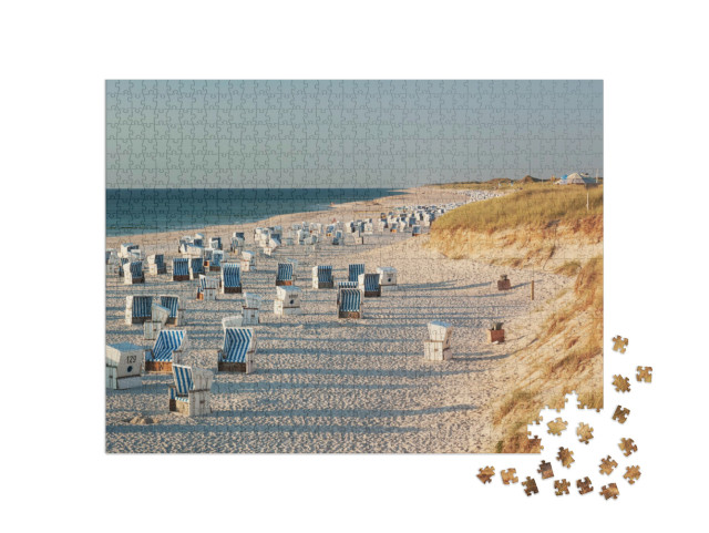 Puzzle 1000 Teile „Strand mit Strandkörben im Abendlicht bei Kampen auf Sylt“