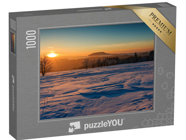 Puzzle 1000 Teile „Goldener Sonnenuntergang: Winter im Erzgebirge am Scheibenberg“