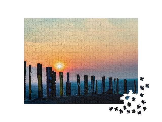 Puzzle 1000 Teile „Ruhrgebiet: Die Totempfählen zur Halde Haniel“