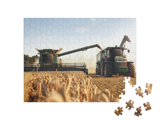 Puzzle 200 Teile „Mähdrescher und Traktor bei der Arbeit auf einem Weizenfeld“