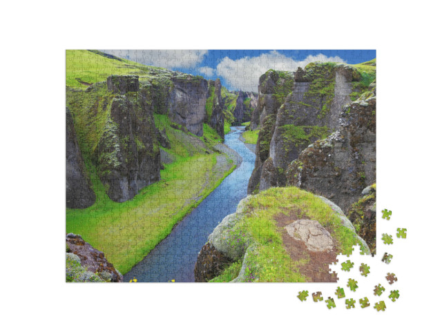 Puzzle 1000 Teile „Nimmerland Island - der malerische Canyon Fjadrargljufur“