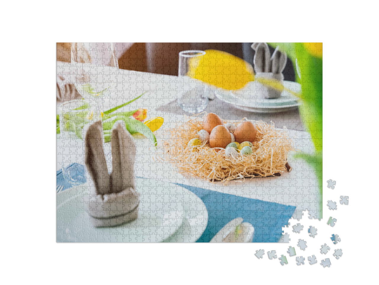 Puzzle 1000 Teile „Ostertisch mit Servietten Osterhasenohren und Ostereiern im Nest“