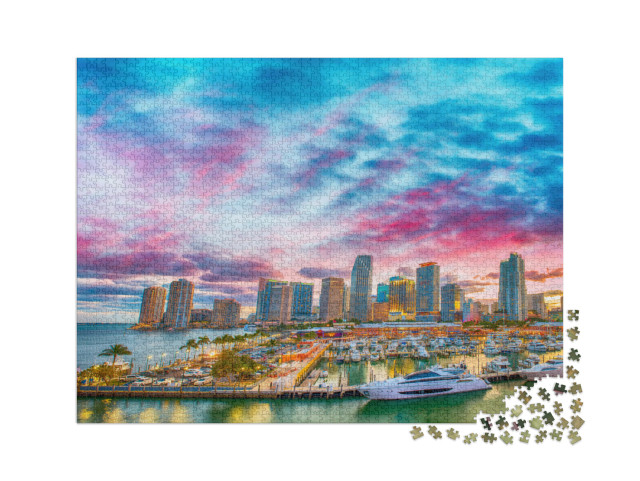 Puzzle 2000 Teile „Abenddämmerung über Miami, Florida“