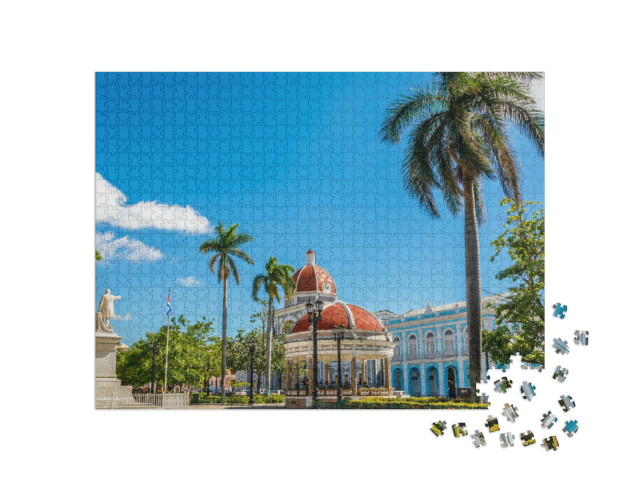 Puzzle 1000 Teile „Cienfuegos Jose Marti Zentralpark mit Palmen, Cienfuegos, Kuba“