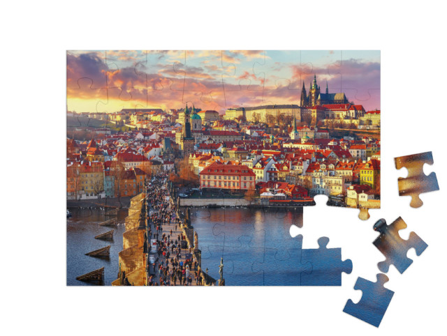 Puzzle 48 Teile „Panoramablick von oben auf Karlsbrücke, Prager Burg und Fluss“