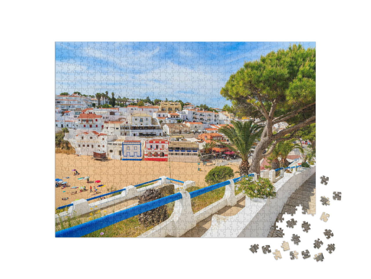 Puzzle 1000 Teile „Promenade entlang der Straße im Fischerdorf Carvoeiro, Algarve, Portugal“
