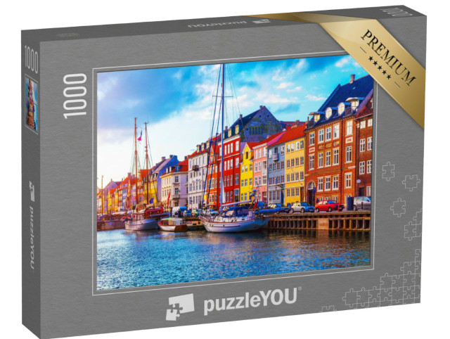 Puzzle 1000 Teile „Sonnenuntergang mit Blick auf den Pier in Nyhavn: Schiffe, Yachten und farbige Häuser“