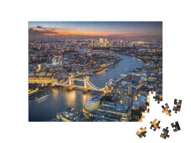 Puzzle 200 Teile „Londoner Skyline mit Tower Bridge bei Dämmerung“
