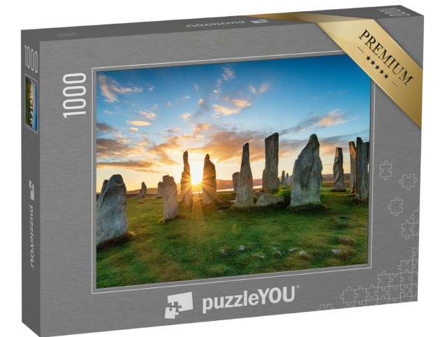 Puzzle 1000 Teile „Mystischer Sonnenuntergang über dem Steinkreis von Callanish, Isle of Lewis, Schottland“