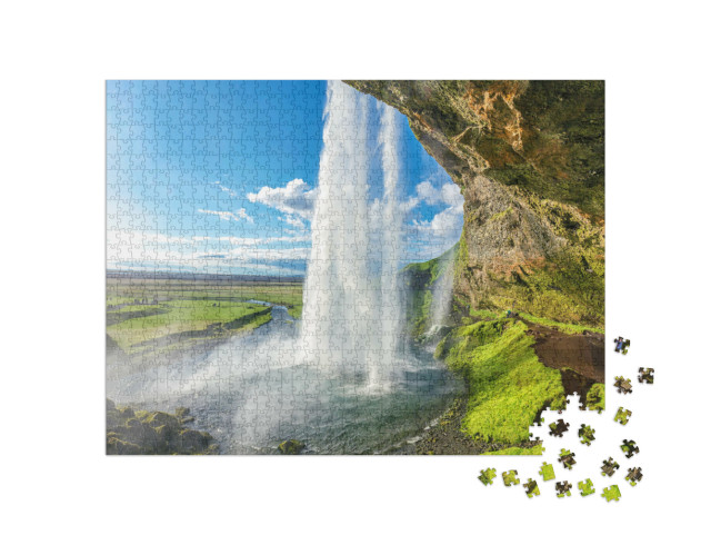 Puzzle 1000 Teile „Auf der Rückseite des Seljalandsfoss in Island“
