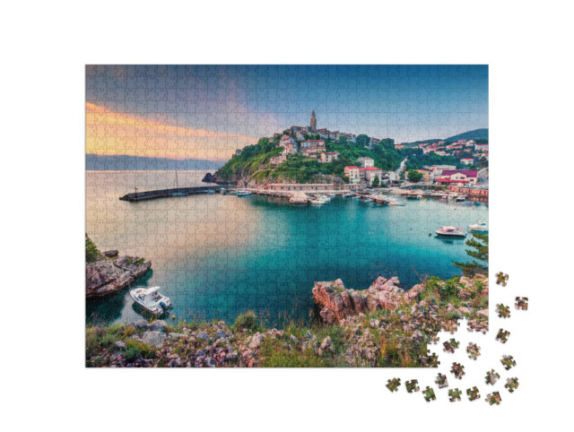 Puzzle 1000 Teile „Stadtbild der Stadt Vrbnik am Morgen, Krk, Kroatien“