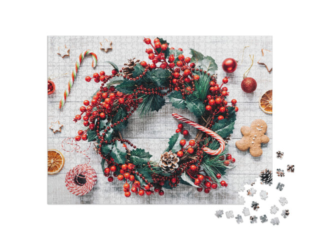 Puzzle 1000 Teile „Weihnachten: Winterkranz, Weihnachtsbaumschmuck und Lebkuchen“