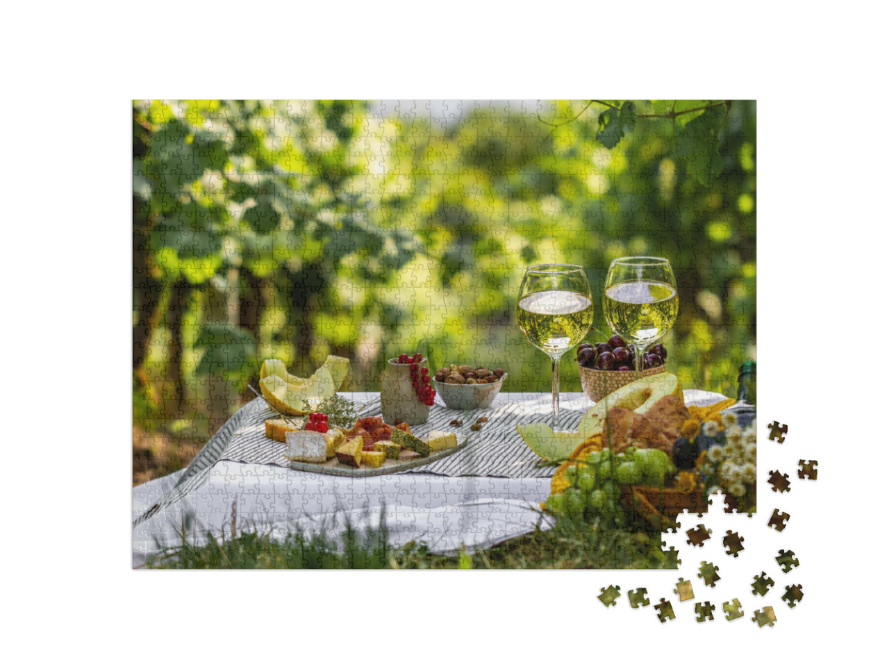 Puzzle 1000 Teile „Picknick mit Gläsern, Weißwein im Weinberg “