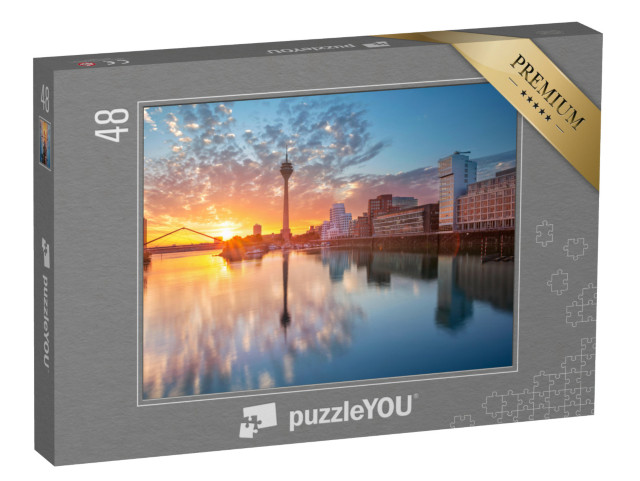 Puzzle 48 Teile „Sonnenuntergang über dem Mediahafen in Düsseldorf, Nordrhein-Westfalen“