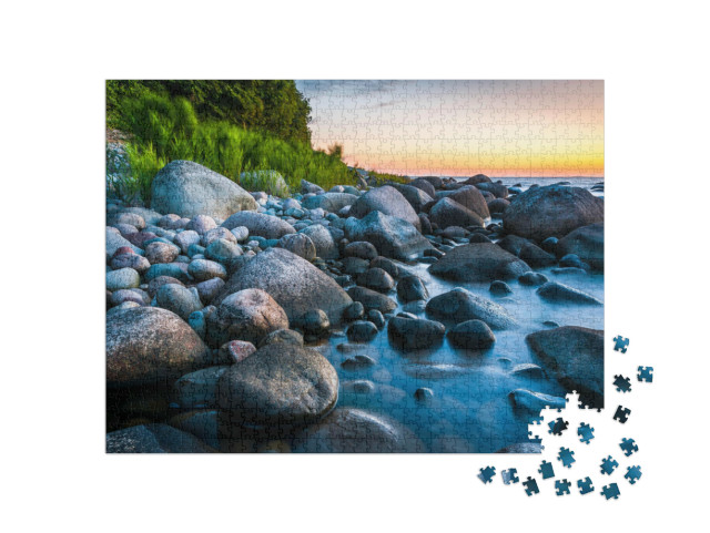 Puzzle 1000 Teile „Strand mit Küstenwald bei Sonnenuntergang, Ostsee, Jasmund, Rügen“