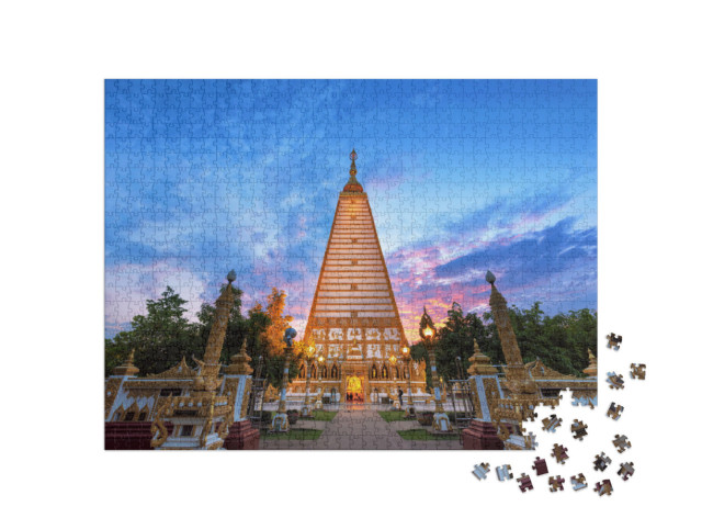 Puzzle 1000 Teile „Wat Phrathat Nong Bua in der Dämmerung, Thailand“