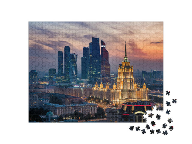 Puzzle 1000 Teile „Moskauer Skyline: Sonnenuntergang über der City, Russland“