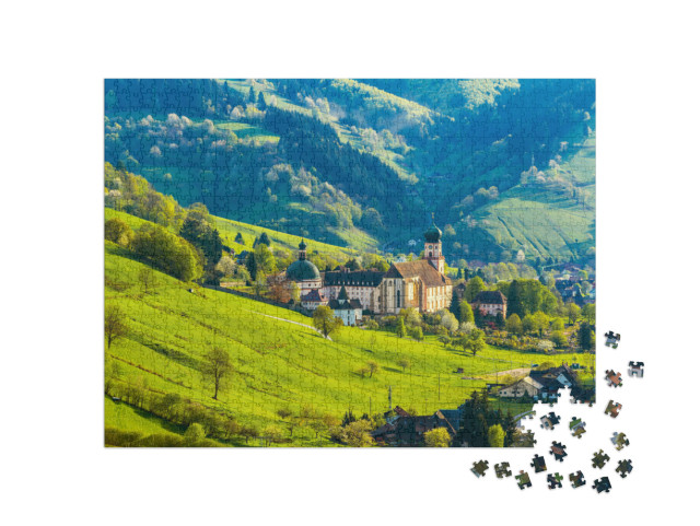 Puzzle 1000 Teile „Malerisches Bergdorf mit Häusern und Kloster, Münstertal, Schwarzwald“