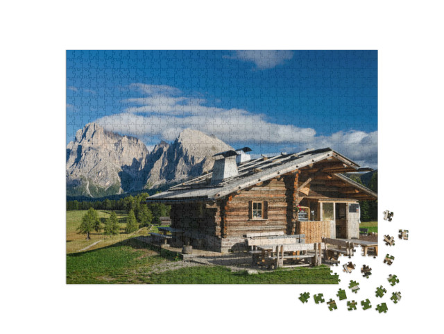 Puzzle 1000 Teile „Hütte auf der Seiser Alm mit Plattkofel und Langkofel, Südtirol“