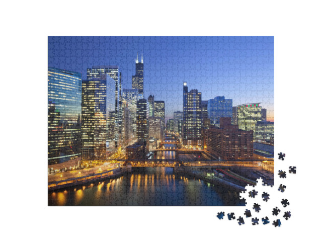 Puzzle 1000 Teile „Chicago Downtown und Chicago River mit Brücken bei Sonnenuntergang“