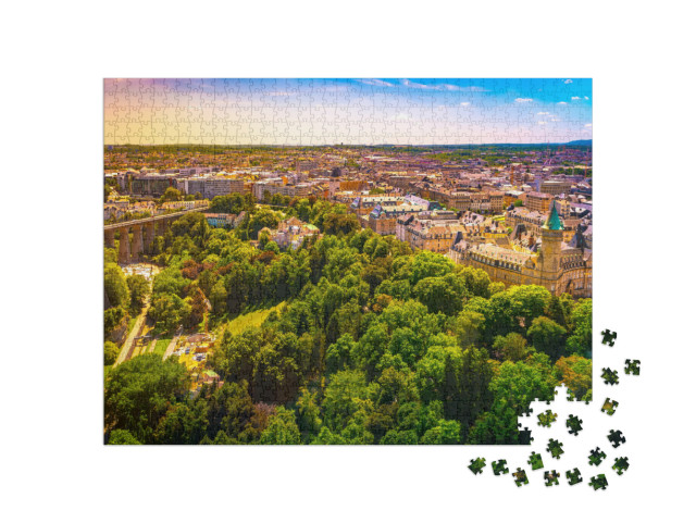 Puzzle 1000 Teile „Panoramablick aus der Luft auf Luxemburg im Sommer“