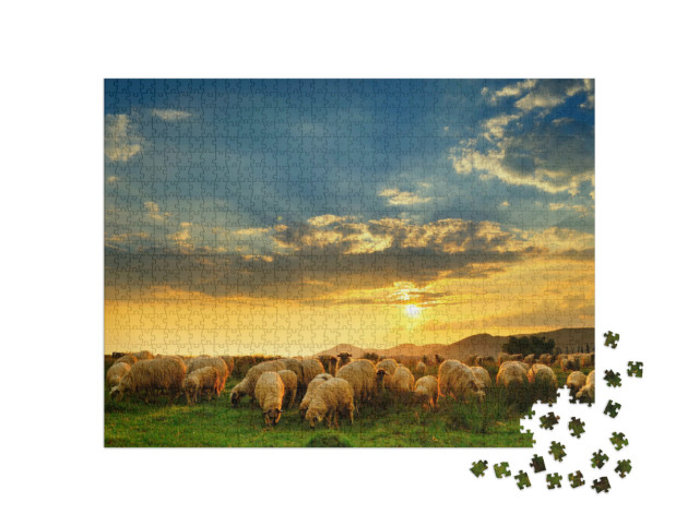 Puzzle 1000 Teile „Eine Schafherde weidet auf einem Hügel bei Sonnenuntergang“
