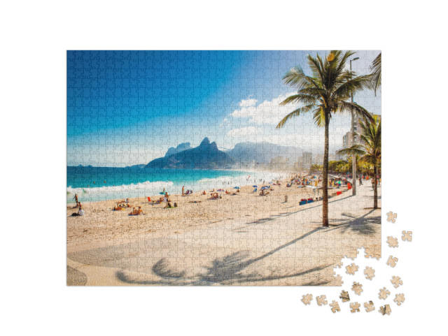 Puzzle 1000 Teile „Palmen und Two Brothers Mountain am Strand von Ipanema, Rio de Janeiro“